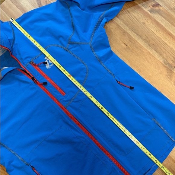 First Ascent Wind Shell - Picture 4 of 6